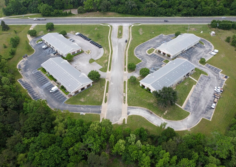 104-115 Jordan Plaza Blvd, Tyler, TX for lease - Building Photo - Image 3 of 6