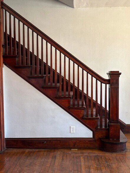 603 Chestnut St, Coshocton, OH à vendre - Photo du bâtiment - Image 2 de 15