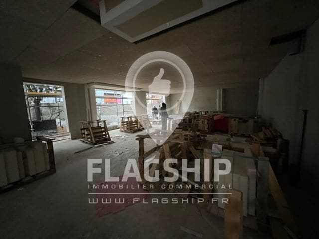 Retail in Saint-Ouen-sur-Seine for sale - Interior Photo - Image 3 of 5