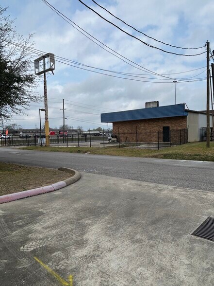 46 I-10 N, Beaumont, TX à vendre - Photo du bâtiment - Image 2 de 3