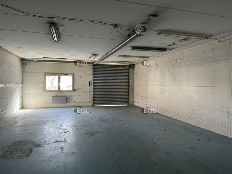 Flex in Massy for lease - Interior Photo - Image 2 of 5