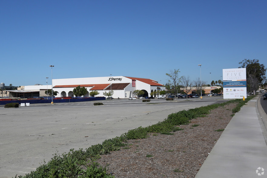 24155 Laguna Hills Mall, Laguna Hills, CA for sale - Primary Photo - Image 1 of 1