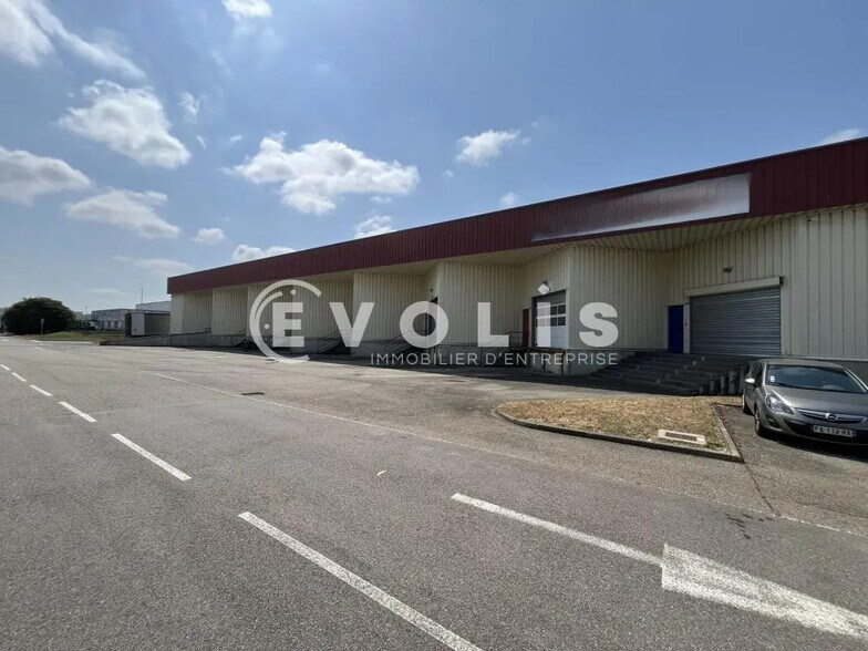 Bureau dans Corbas à louer - Photo du bâtiment - Image 3 de 21