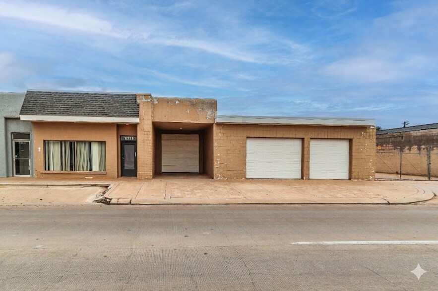 3209 34th St, Lubbock, TX à louer - Photo du bâtiment - Image 2 de 17