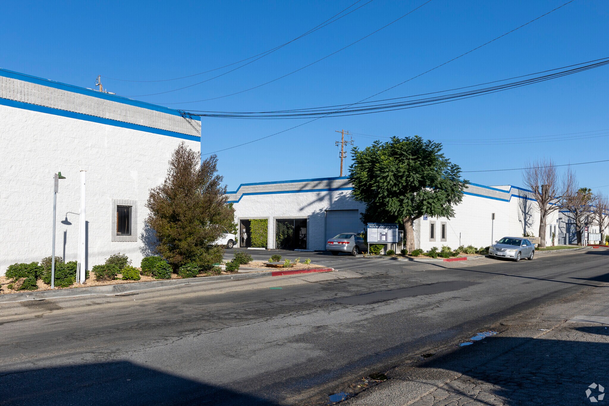 7625 Hayvenhurst Ave, Van Nuys, CA for lease Building Photo- Image 1 of 2