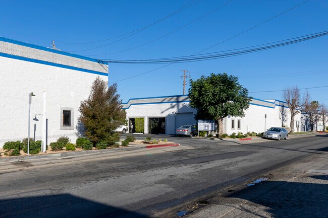 More details for 7625 Hayvenhurst Ave, Van Nuys, CA - Flex for Lease
