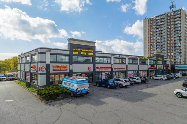 Plus de détails pour 965 Dundas St W, Whitby, ON - Bureau/Commerce de détail à louer