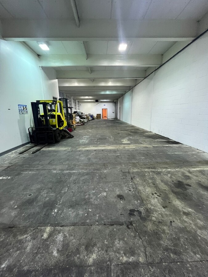 Edwards Ln, Liverpool, MSY L24 9HW - Unit D -  - Interior Photo - Image 2 of 53