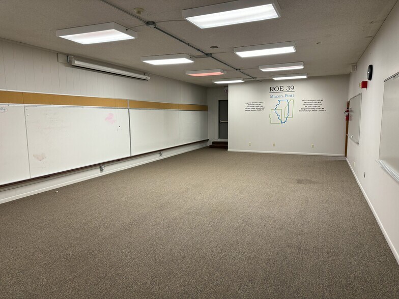 1690 Huston Dr, Decatur, IL à louer - Photo intérieure - Image 2 de 6