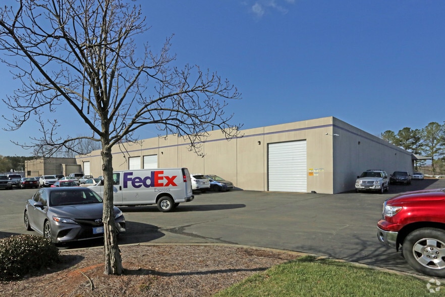 2311 Englert Dr, Durham, NC for lease - Building Photo - Image 3 of 5