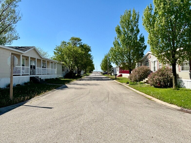 104 Enterprise Dr, Chenoa, IL à vendre - Photo du bâtiment - Image 1 de 26