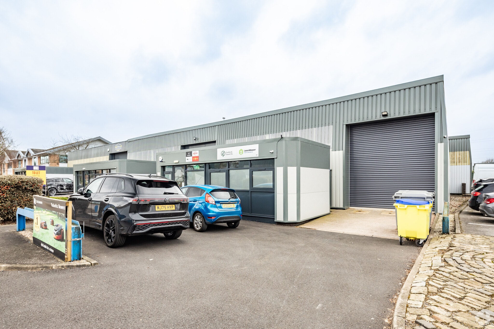 H1-H3 Tudor Rd, Altrincham for lease Primary Photo- Image 1 of 4