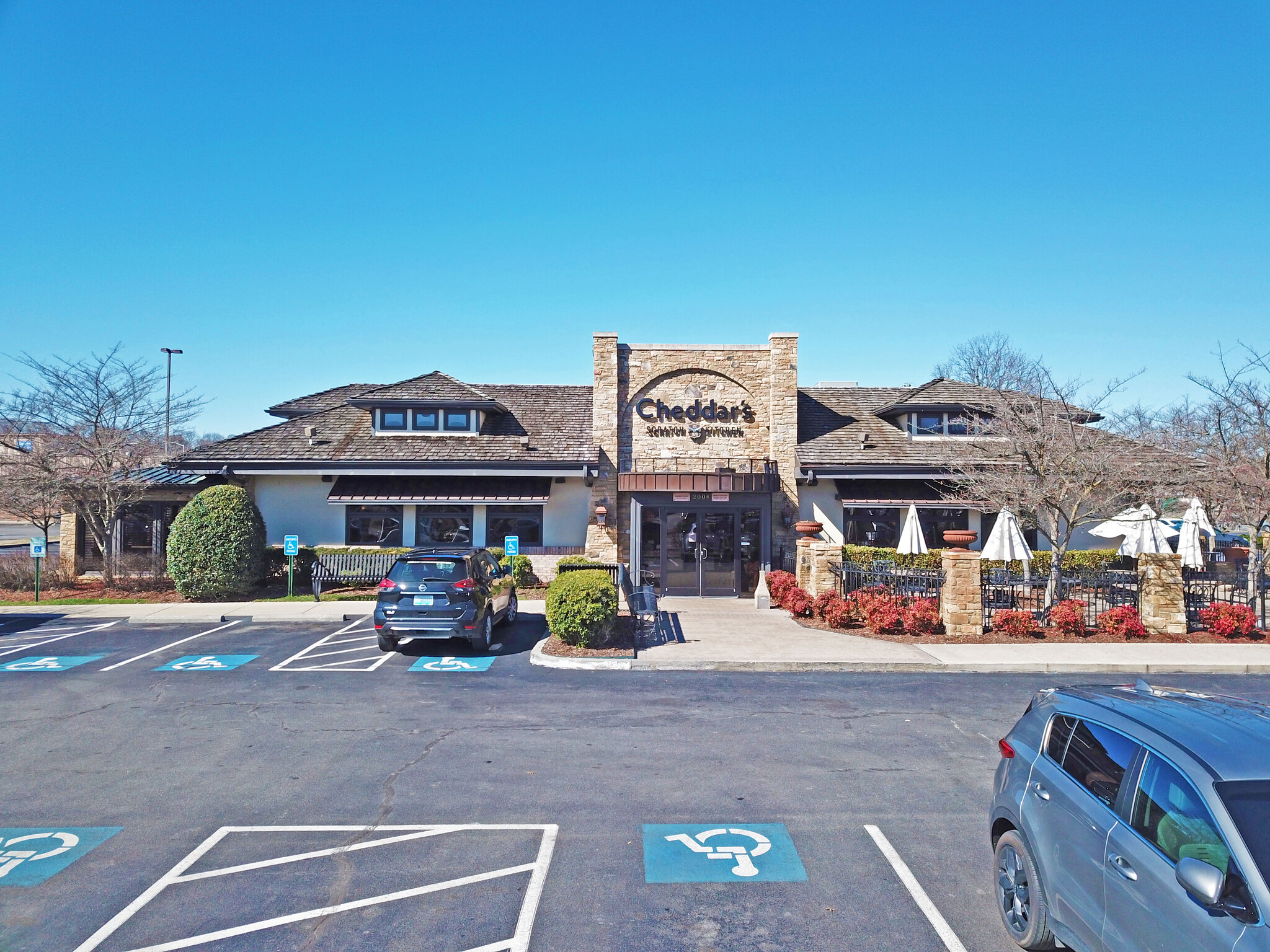 2004 N Eastman Rd, Kingsport, TN for sale Building Photo- Image 1 of 1