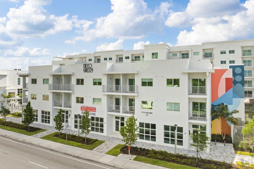 1715 N Dixie Hwy, Lake Worth, FL à louer - Photo du bâtiment - Image 3 de 4