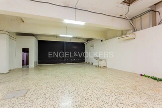 Plus de détails pour Multi-résidentiel à vendre