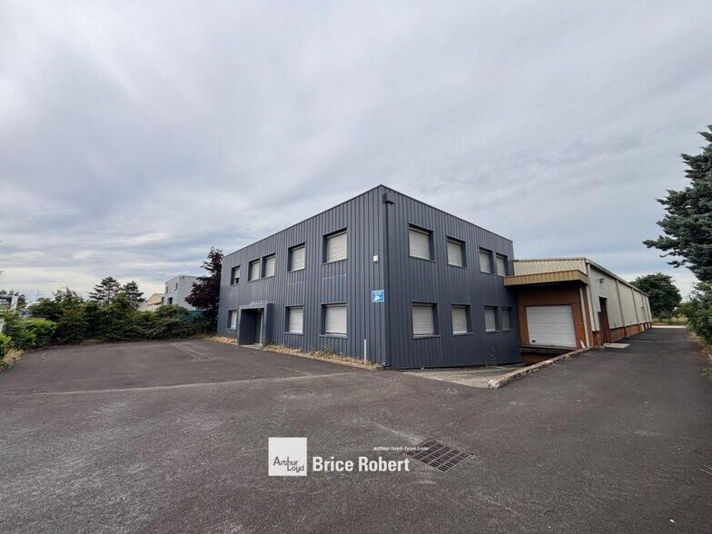 21 Rue Lavoisier, Chassieu à louer - Photo du bâtiment - Image 1 de 8