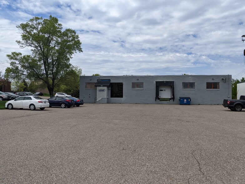 900 Colorado Ave S, Golden Valley, MN for lease - Primary Photo - Image 1 of 9