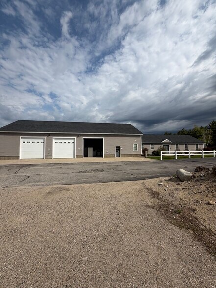 1667 White Mountain Hwy, Sanbornville, NH à vendre - Photo du bâtiment - Image 2 de 11
