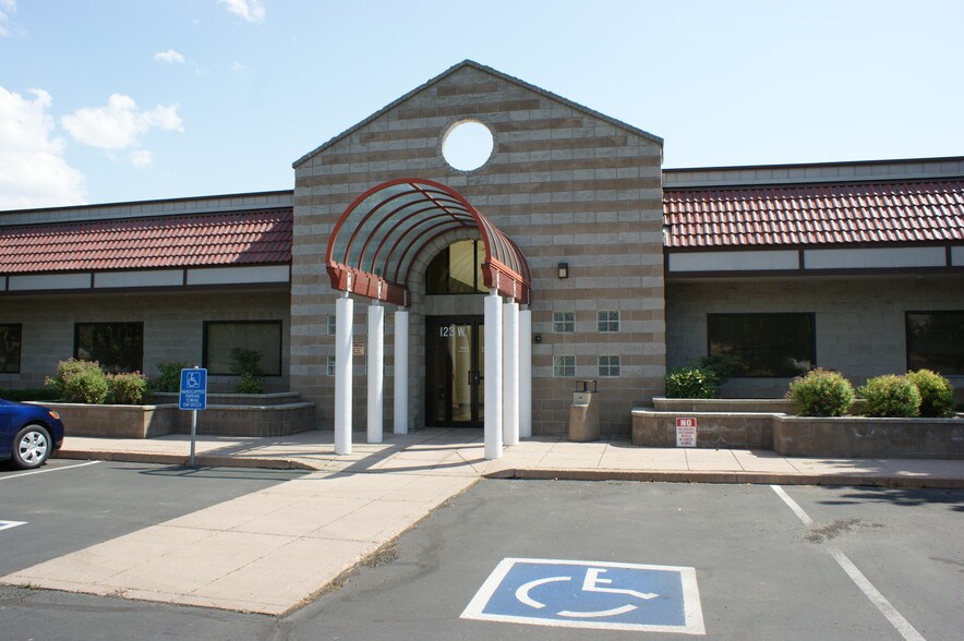 123 W Nye Ln, Carson City, NV à louer - Photo principale - Image 2 de 12