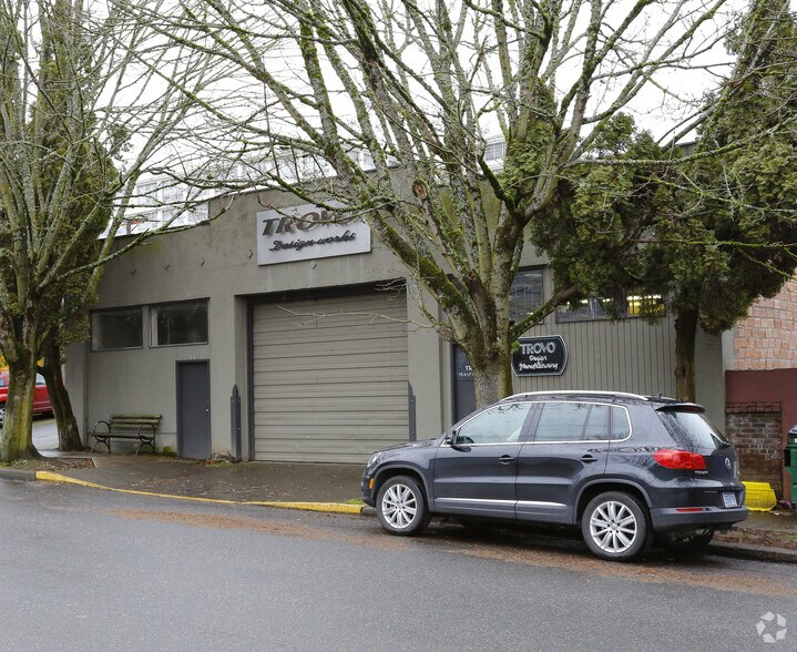 2662-2668 NW Vaughn St, Portland, OR à louer - Photo du bâtiment - Image 2 de 2