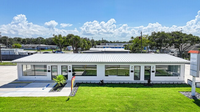 More details for 1682 N Harbor City Blvd, Melbourne, FL - Retail for Sale