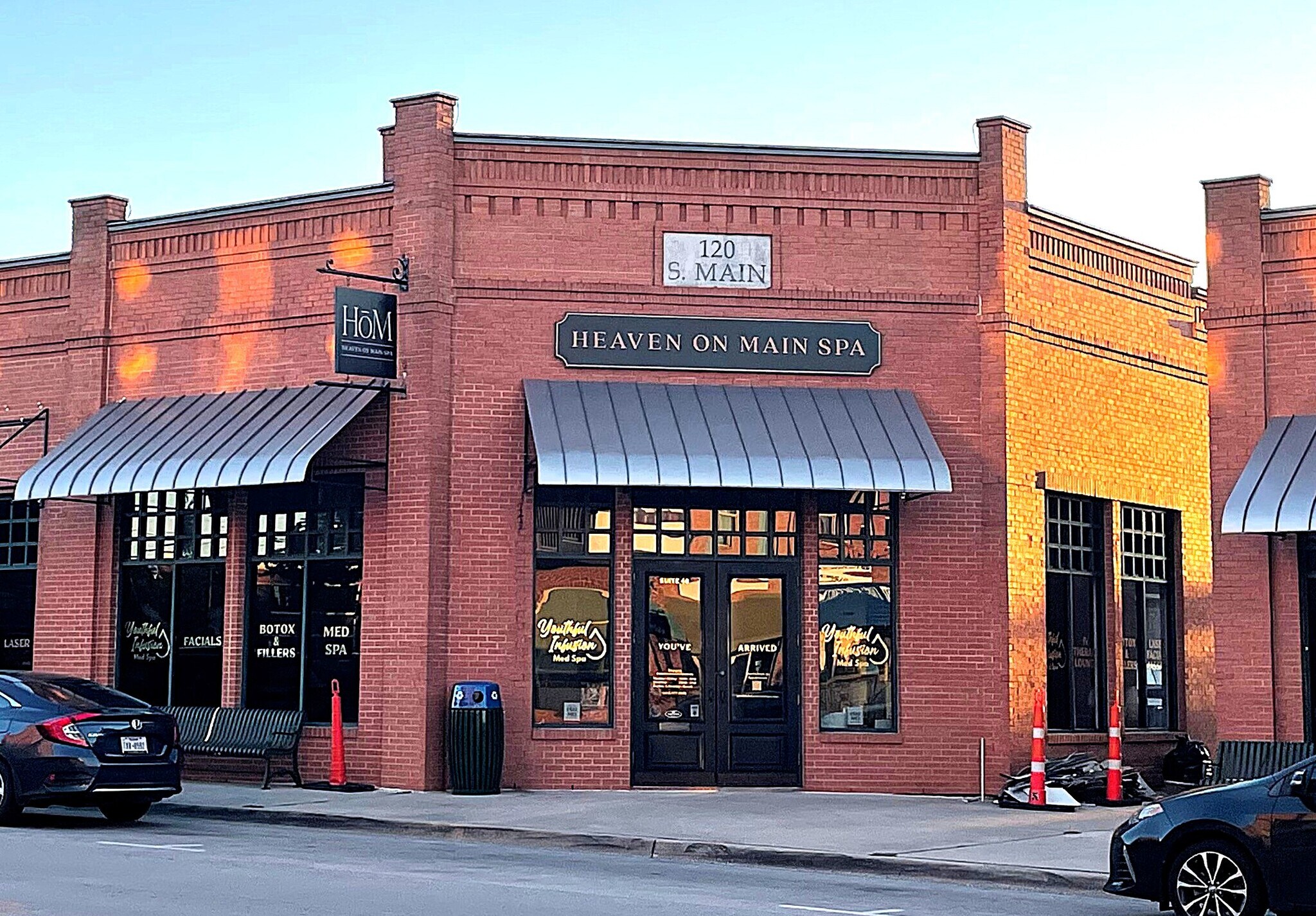 120 S Main St, Grapevine, TX à louer Photo du bâtiment- Image 1 de 10