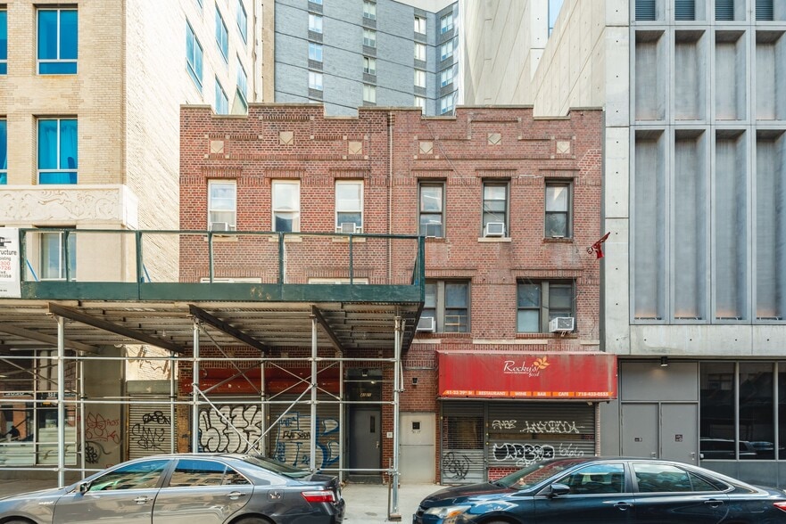 4121-4123 29th Street portfolio of 2 properties for sale on LoopNet.ca - Building Photo - Image 1 of 25