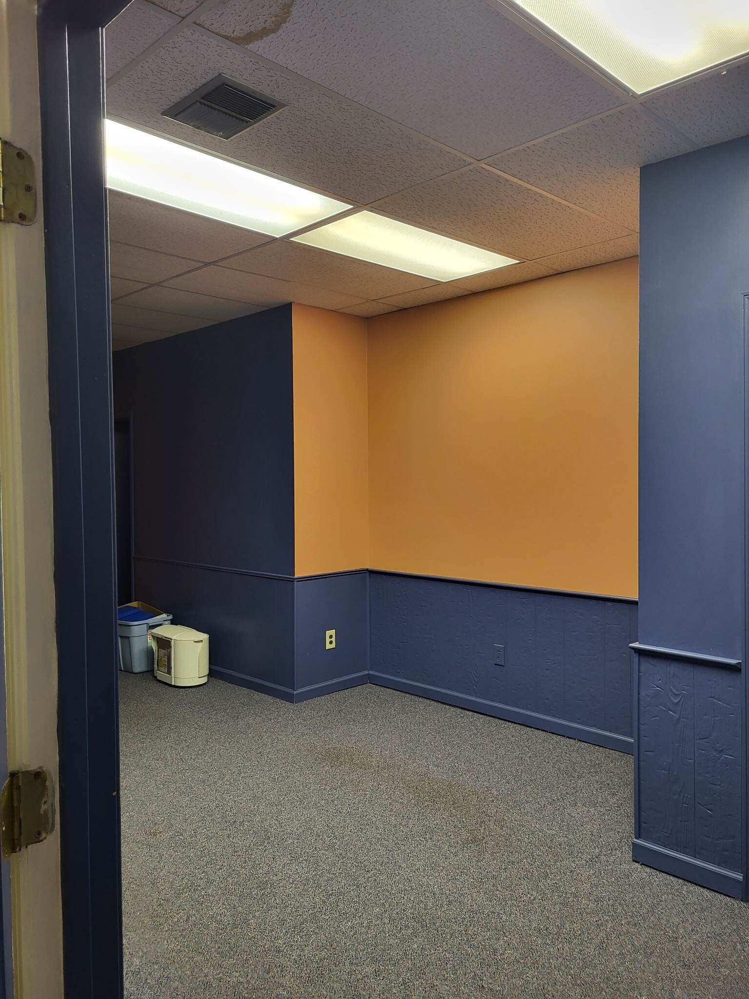 426 Lexington Rd, Versailles, KY for lease Interior Photo- Image 1 of 5