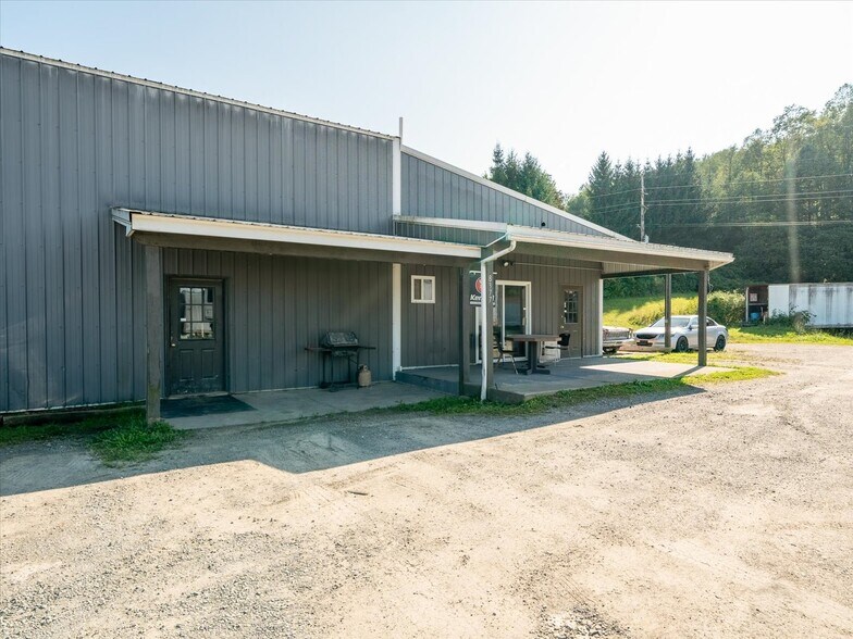 8383 NY-961F, Arkport, NY à vendre - Photo du bâtiment - Image 2 de 36