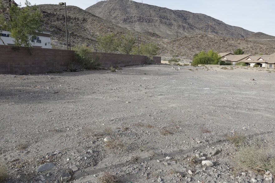 71 W Horizon Ridge Pky, Henderson, NV à vendre - Photo du bâtiment - Image 3 de 8