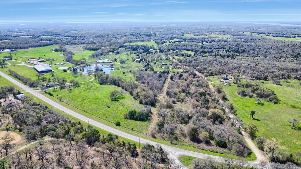 8283 S FM 372, Gainesville, TX à vendre - Photo du bâtiment - Image 2 de 48