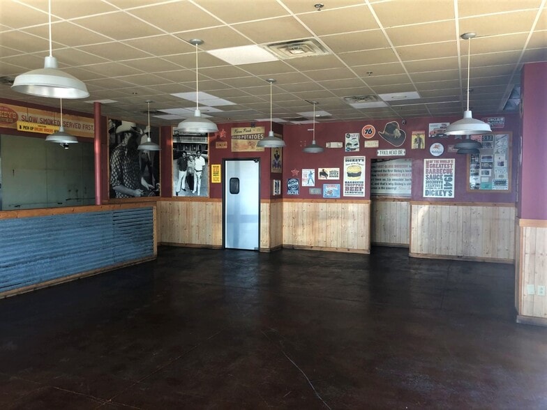 4512-4556 Sherwood Way, San Angelo, TX for lease - Interior Photo - Image 2 of 6