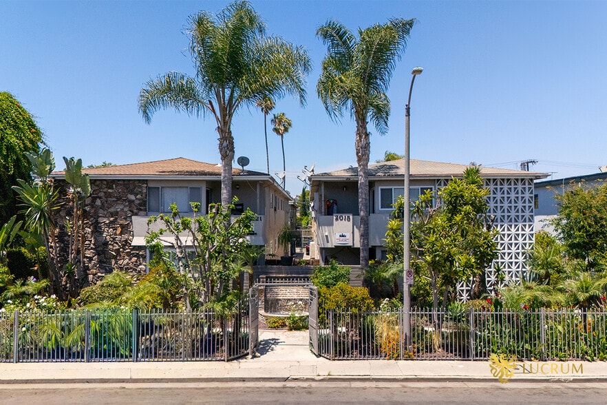 2015-2021 Chariton St, Los Angeles, CA à vendre - Photo du bâtiment - Image 2 de 25