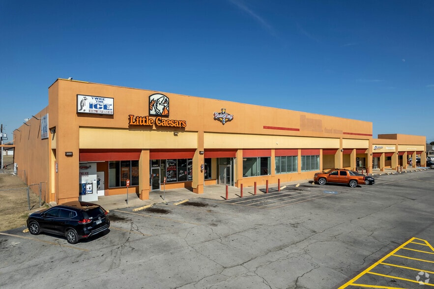 1009 W Pleasant Run Rd, Lancaster, TX for lease - Primary Photo - Image 1 of 17