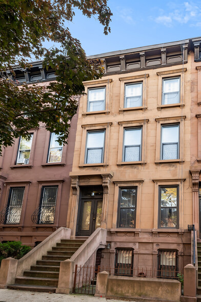 176 Saint Marks Ave, Brooklyn, NY for sale - Primary Photo - Image 1 of 1