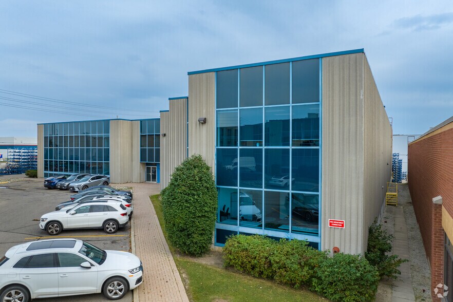 7299 E Danbro Cres, Mississauga, ON à louer - Photo du bâtiment - Image 2 de 3