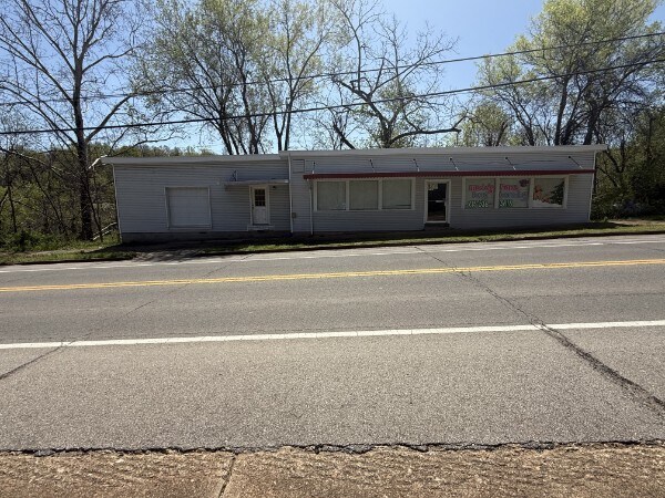 4870 E Main St, Erin, TN à vendre - Photo du bâtiment - Image 3 de 12