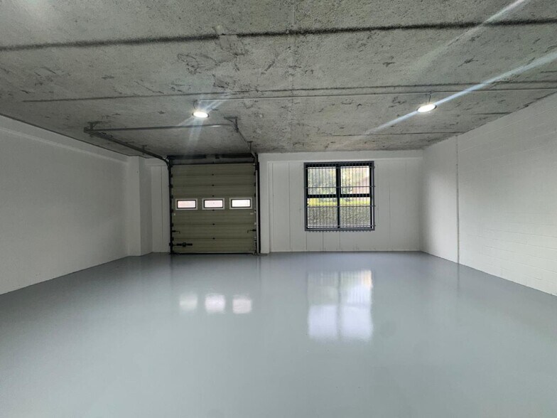 Office in Gennevilliers for lease - Building Photo - Image 2 of 13