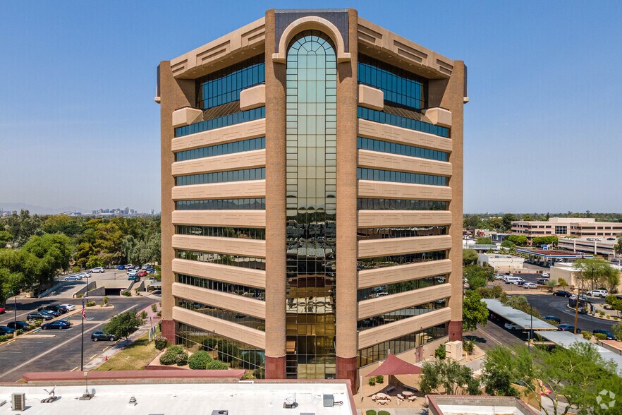 2800 N 44th St, Phoenix, AZ à vendre - Photo du bâtiment - Image 1 de 22