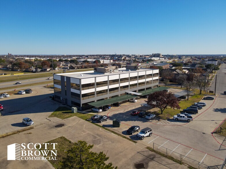 4401 N Interstate 35, Denton, TX à louer - Photo du bâtiment - Image 2 de 11