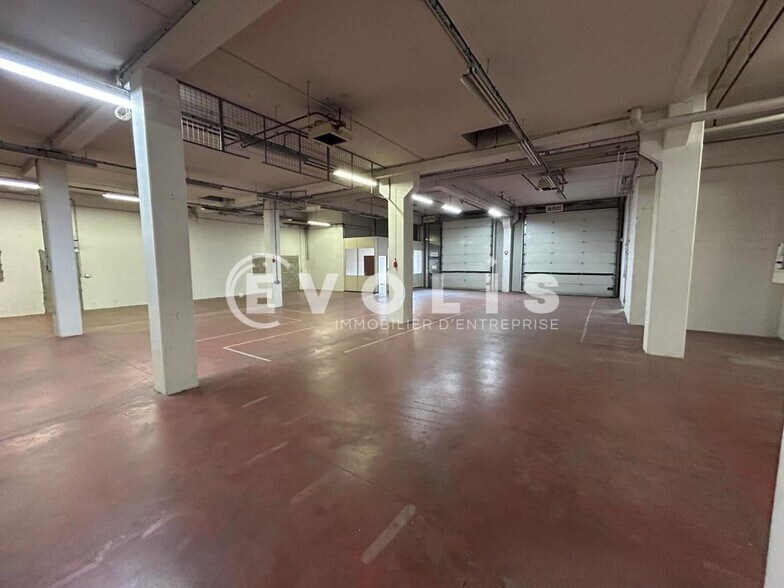 17 Rue Des Cévennes, Lisses à louer - Photo intérieure - Image 3 de 7