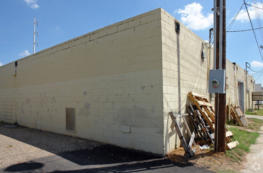 4537 34th St, Lubbock, TX à louer - Photo du bâtiment - Image 2 de 13