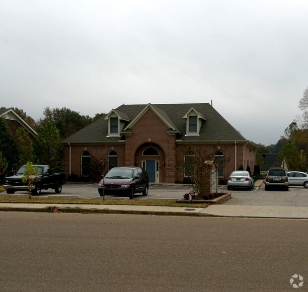 2808 Stage Center Dr, Bartlett, TN for sale - Building Photo - Image 2 of 18