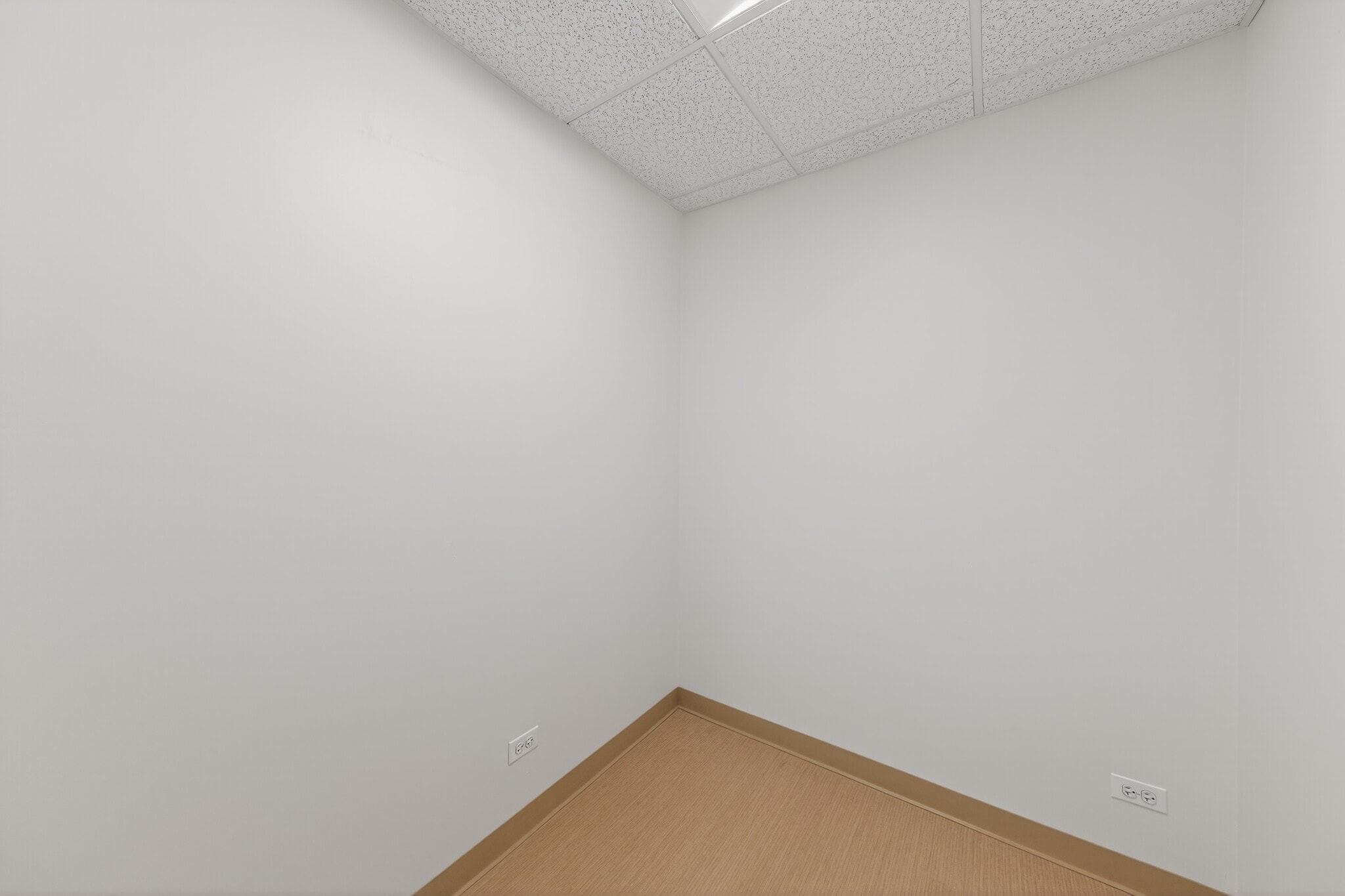 150 W Half Day Rd, Buffalo Grove, IL for lease Interior Photo- Image 1 of 16