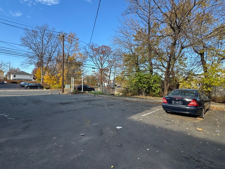 1314 E Elizabeth Ave, Linden, NJ à vendre - Photo du bâtiment - Image 3 de 8