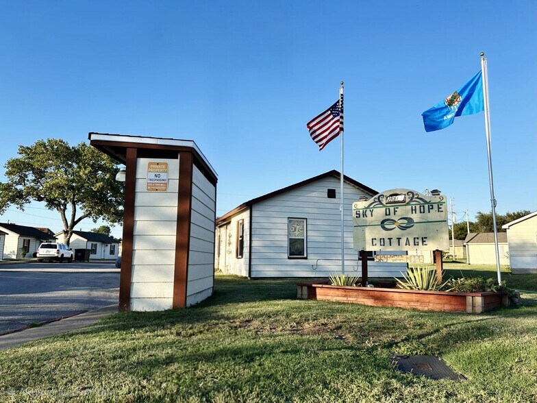 2011 NW Hoover Ave, Lawton, OK à vendre - Photo du bâtiment - Image 2 de 18