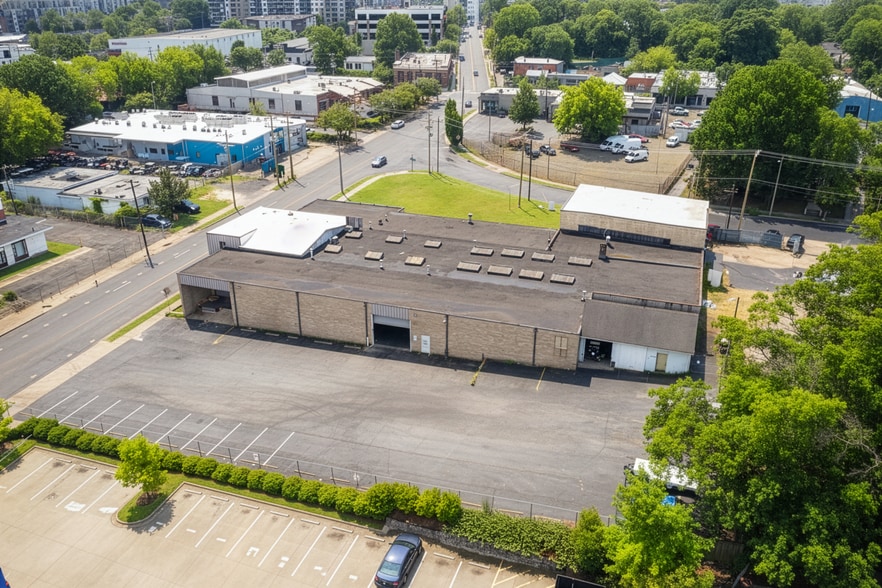 511 W Summit Ave, Charlotte, NC for sale - Building Photo - Image 2 of 5