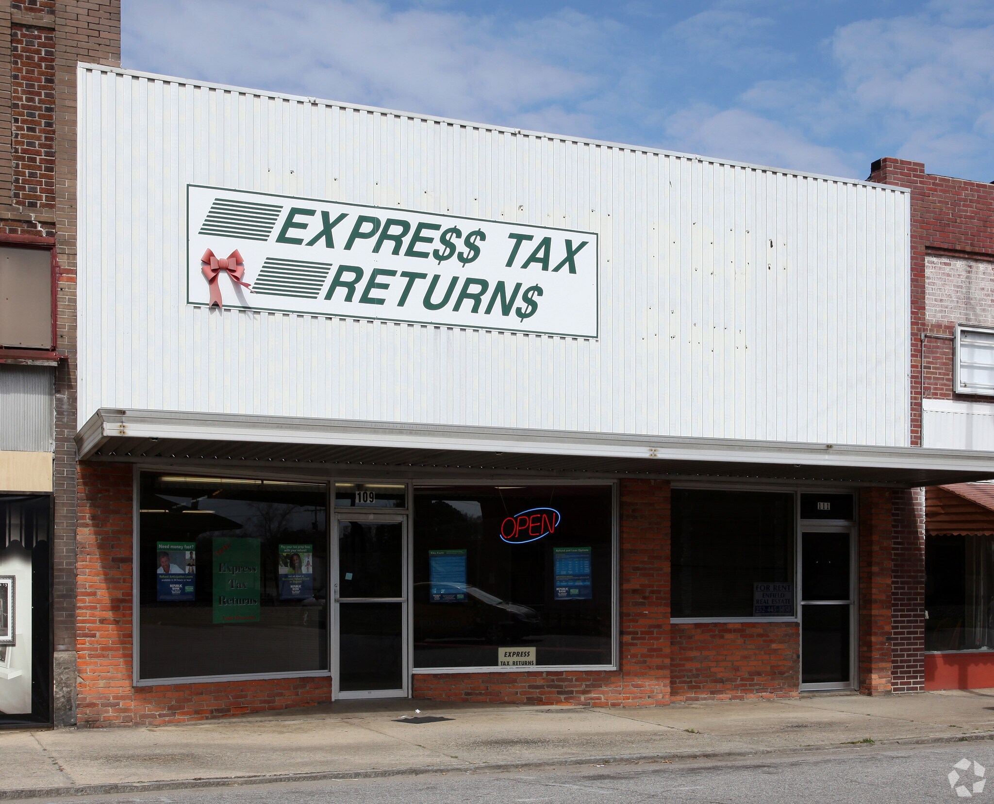 109-111 NW Railroad St, Enfield, NC for sale Primary Photo- Image 1 of 3