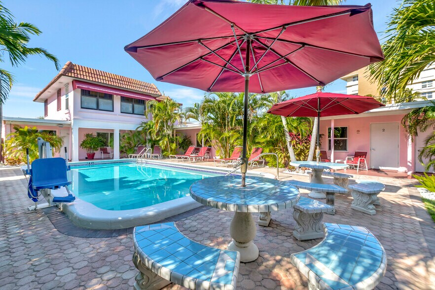 901 N Ocean Blvd, Pompano Beach, FL à vendre - Photo du bâtiment - Image 2 de 16