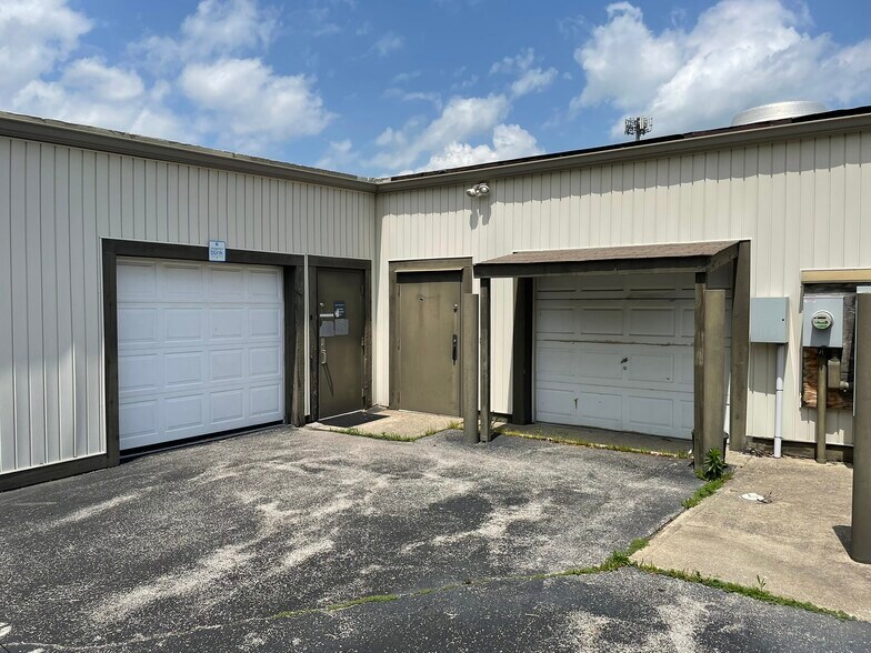 7801 E 88th St, Indianapolis, IN à vendre - Photo du bâtiment - Image 2 de 6